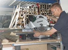 Торцовочная пила Metabo KS 254 Plus