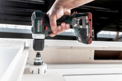 Аккумуляторный шуруповерт Metabo BS 18 L BL LiHD 2x4.0 Ач