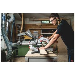 Аккумуляторная торцовочная пила Metabo KGS 18 LTX BL 254 LiHD 2x8.0 Ач