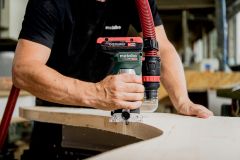 Акумуляторний  кромковий фрезер Metabo FMV 18 LTX BL 8 каркас