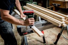 Акумуляторний  кромковий фрезер Metabo FMV 18 LTX BL 8 каркас