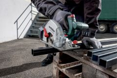 Акумуляторна дискова пилка по металу Metabo MKS 18 LTX BL 58 каркас MetaBox