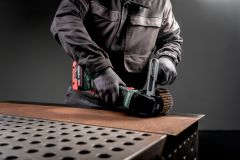 Аккумуляторная щеточная шлифовальная машина Metabo SVB 18 LTX BL 200 каркас